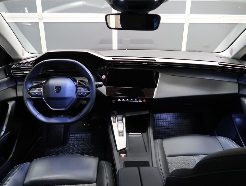 Peugeot 308 1,2 ALLURE PureTech 130 AUT - fotka 12 z 29