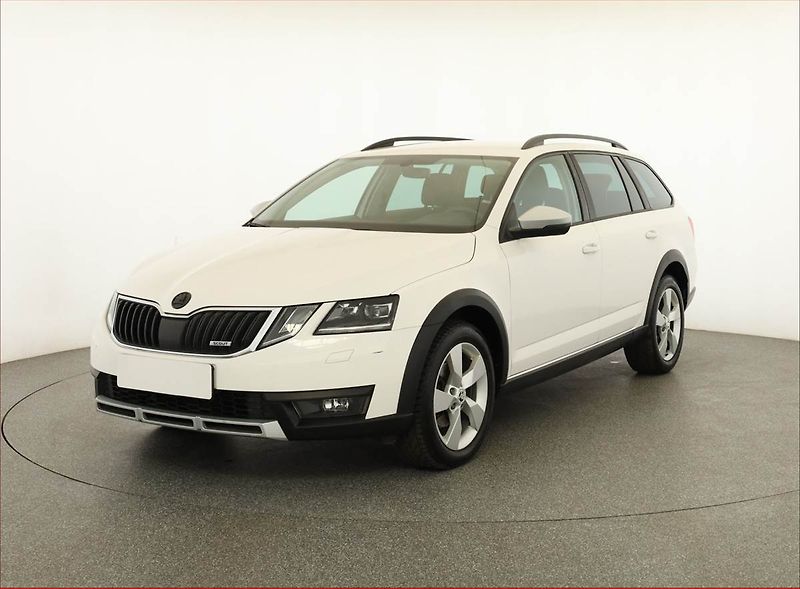 Škoda Octavia (2018) Scout 2.0 TDI, 4X4, Tempomat - fotka 2 z 21