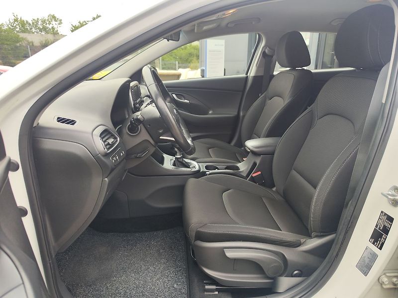 Hyundai i30 1.0 T-GDI/88kW Komfort - fotka 12 z 29