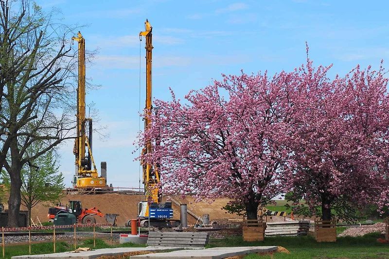Snímky z výstavby dálnice D35 Džbánov - Litomyšl, duben 2025