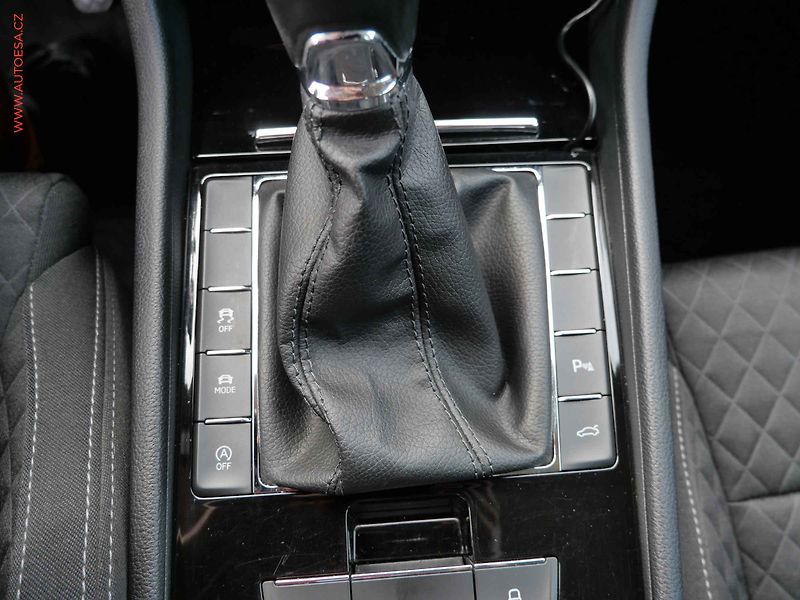 Škoda Superb (2017) 2.0TDi, Bixen, navi - fotka 18 z 32