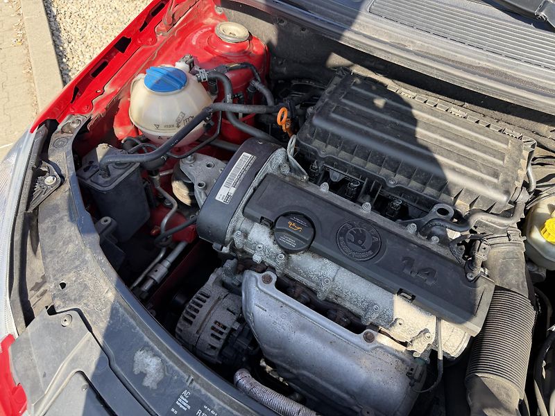 Škoda Roomster 1,4i 16V/63kW - KLIMA,ABS - fotka 44 z 59