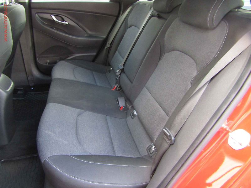 Hyundai i30 (2023) 1.0 T-GDi, ČR, Smart, LED - fotka 10 z 21