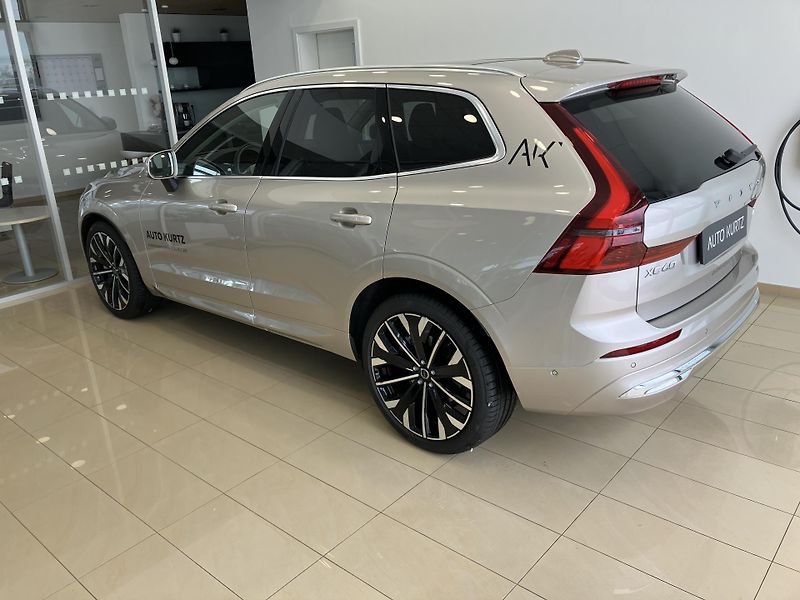 Volvo XC60 B5 AWD Ultra Bright-REZERVACE - fotka 7 z 53