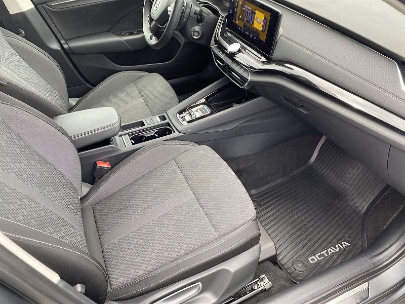 Škoda Octavia (2023) Combi 1.5 TSI ACT e-TEC DSG St - fotka 8 z 33