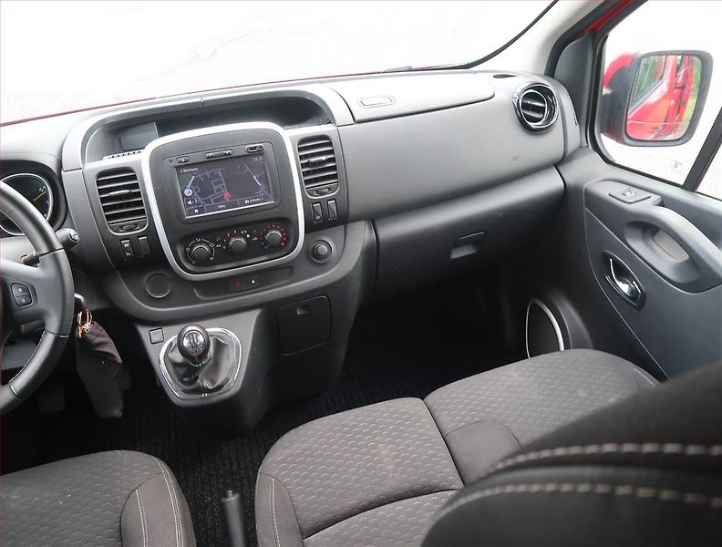Opel Vivaro (2015) 1.6 CDTI, Bus, 9Míst, ČR - fotka 8 z 17