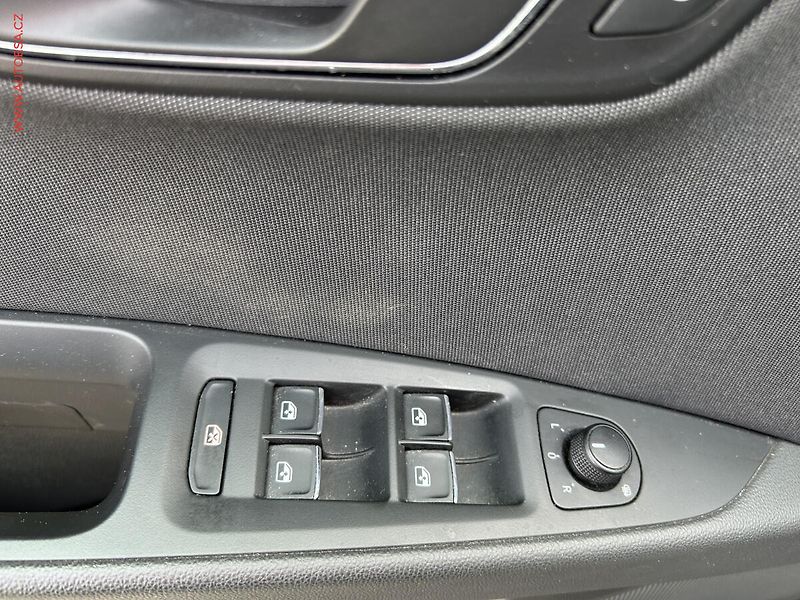 Seat Leon (2019) 1.5 TSi, FR - fotka 11 z 17