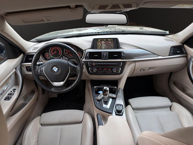 BMW Řada 3 (2013) 135KW 320D X-DRIVE - fotka 16 z 27