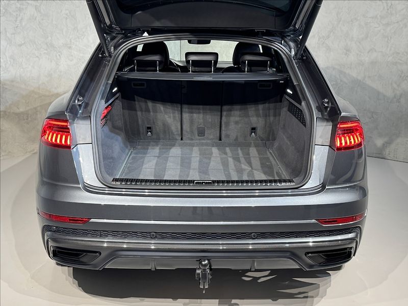 Audi Q8 3,0 TDi  Competition Plus LED - fotka 13 z 48
