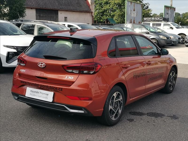 Hyundai i30 1,0 T-GDI Smart - fotka 4 z 17
