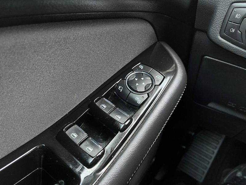 Ford S-MAX (2020) 2.0 110kw, Fordpass, Navi - fotka 14 z 23