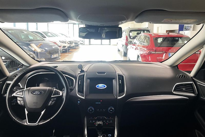 Ford S-MAX Titanium 2,0D 110kW 7 MÍST, ČR - fotka 14 z 28