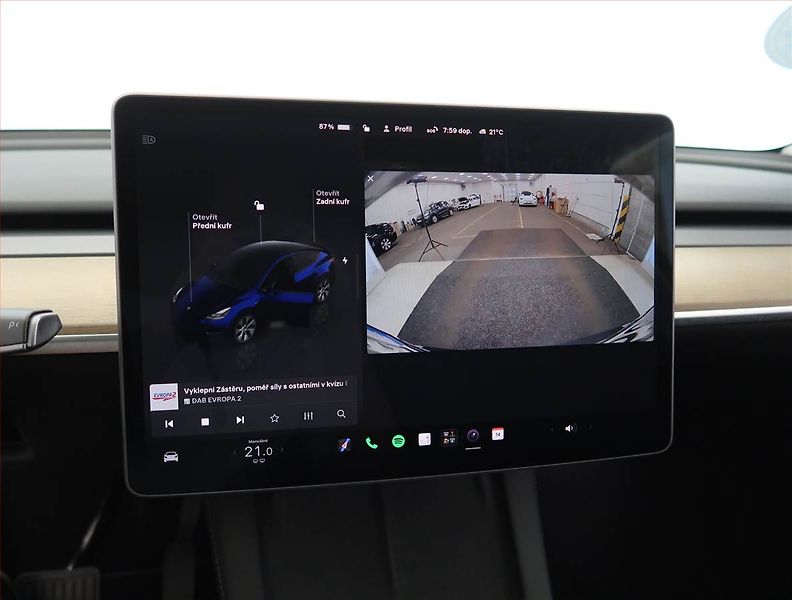 Tesla Model Y (2023) Long Range AWD 79kWh, SoH 93% - fotka 18 z 33