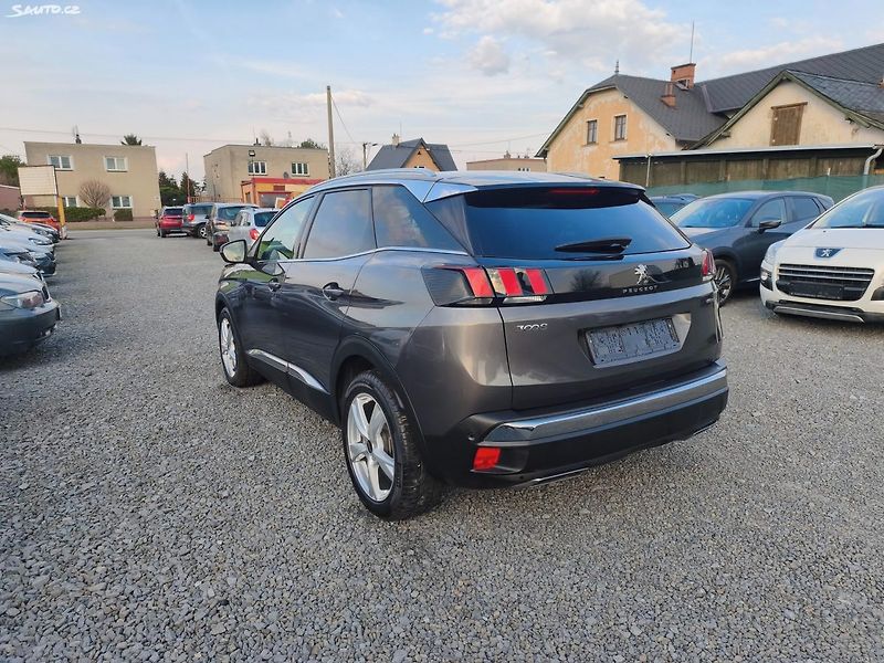 Peugeot 3008 (2019) - fotka 8 z 41