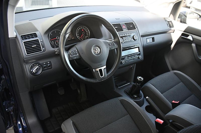 Volkswagen Touran 1.6TDi 77kW TAŽNÉ  - fotka 10 z 45