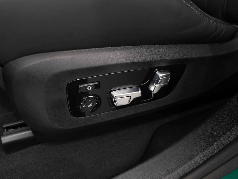 BMW X6 M60i - fotka 16 z 23