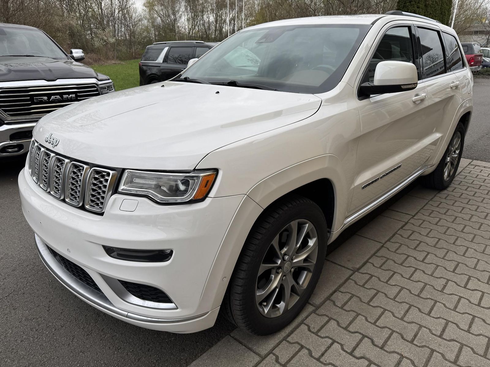 Jeep Grand Cherokee 5,7 V8 Summit