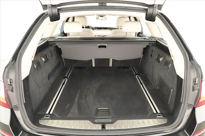 BMW Řada 5 (2015) 520d, Kůže, Bi-Xenony - fotka 19 z 20
