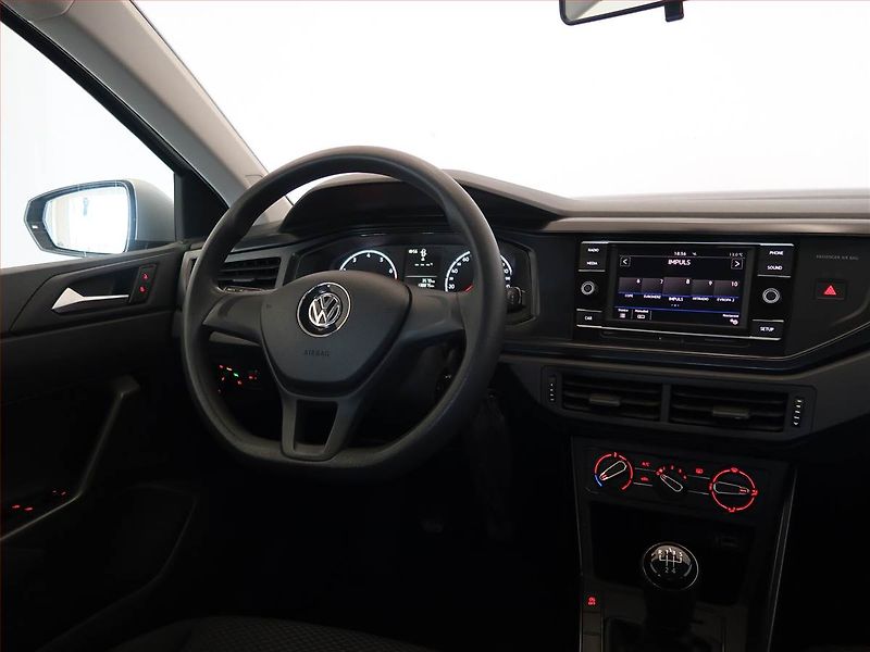 Volkswagen Polo (2018) 1.0, Tempomat - fotka 7 z 13
