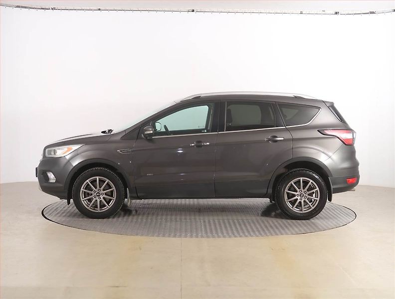 Ford Kuga (2017) Titanium 2.0 TDCi, 4X4, Kůže - fotka 3 z 19