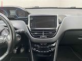 Peugeot 2008 (2017) 1.2 PT, Allure, navi, kamera - náhled 12