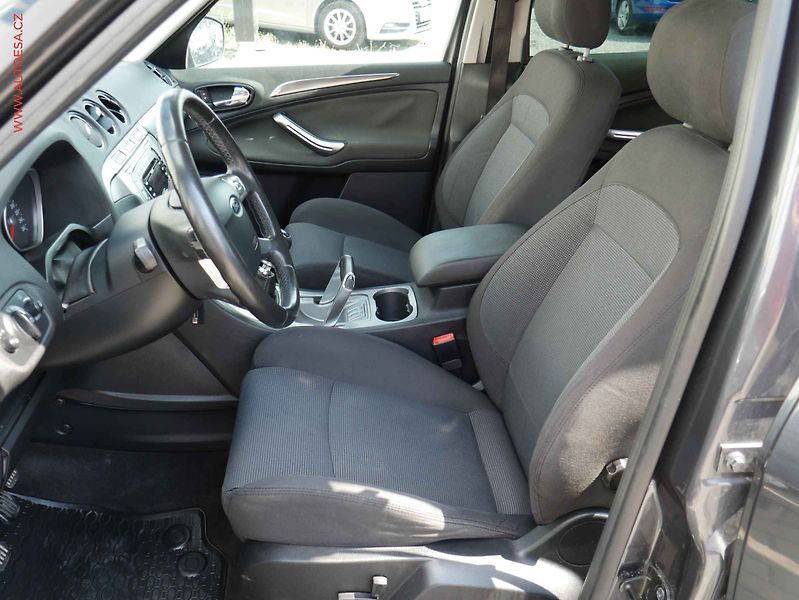 Ford S-MAX (2008) 2.0 TDCi, AC, park.asist - fotka 9 z 18