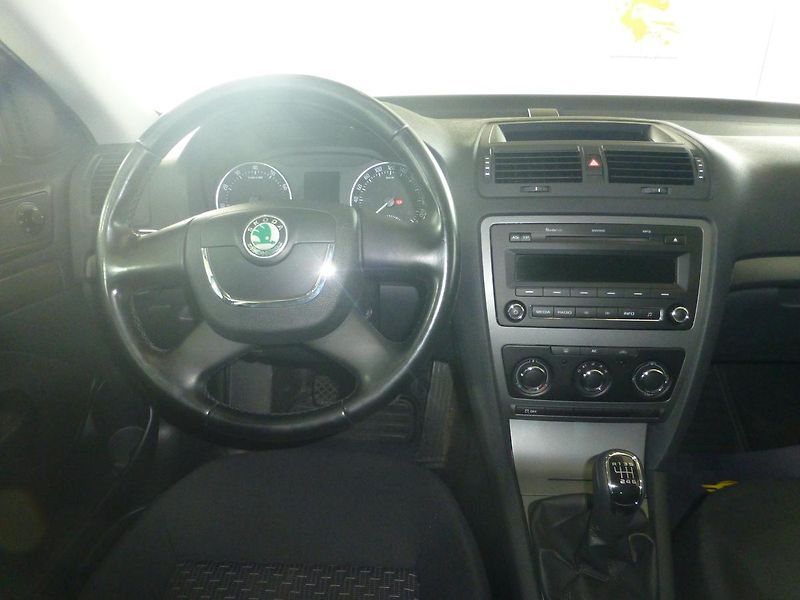 Škoda Octavia (2012) 1,2TSI-77KW*KLIMA**SADA KOL** - fotka 16 z 24