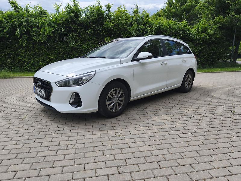 Hyundai i30 1.0 T -Gdi 88Kw Kombi - fotka 2 z 26