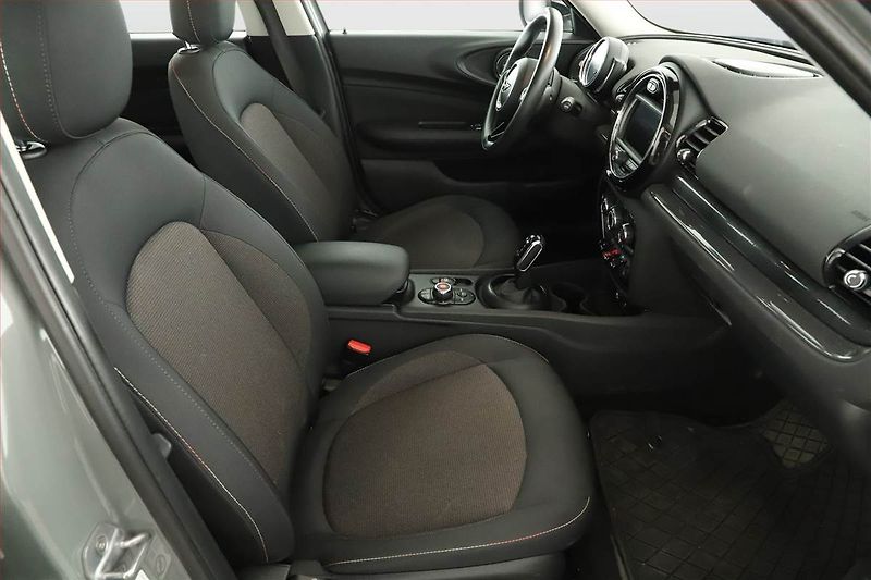 Mini Clubman (2018) Cooper, Automat, Park. senzory - fotka 7 z 14