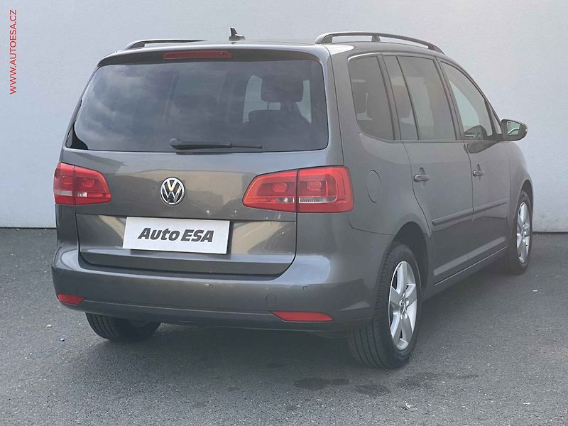 Volkswagen Touran (2013) 2.0 TDi, Comfortline, DSG - fotka 4 z 17