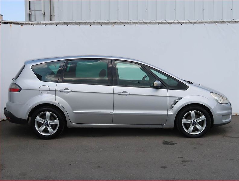 Ford S-MAX (2007) Trend 1.8 TDCi, 7 míst - fotka 6 z 17