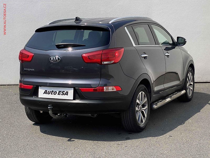 Kia Sportage (2014) 1.6 GDi, AC, TZ, navi - fotka 4 z 17