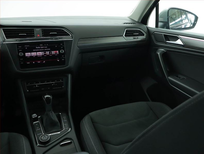 Volkswagen Tiguan Allspace (2023) 2.0 TDI - fotka 8 z 17