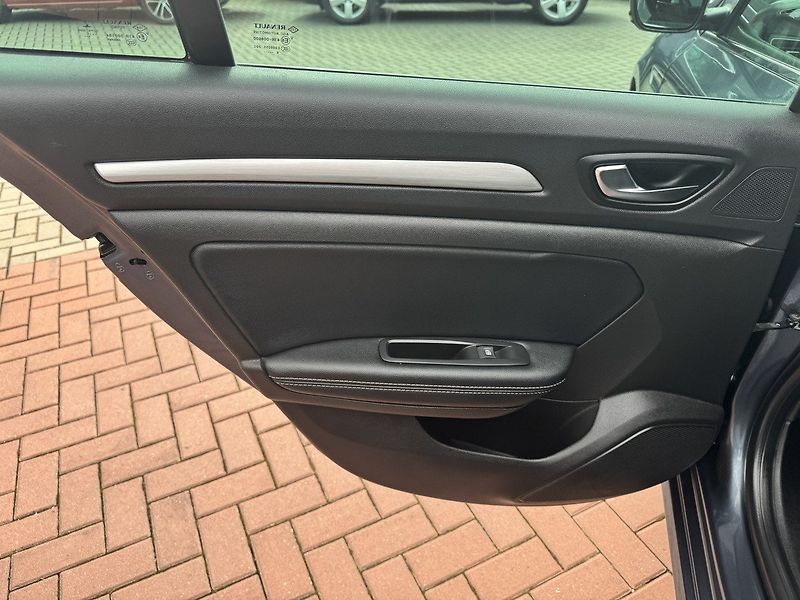 Renault Mégane (2016) 1.6dCi Bose Navi Polokůže - fotka 25 z 50