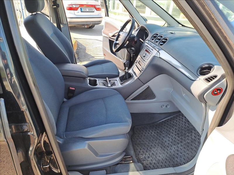 Ford Galaxy 2,0 TDCI DIGIKLIMA 7 MÍST - fotka 8 z 14