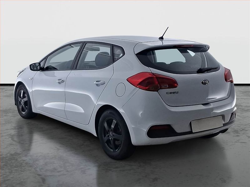 Kia Ceed (2015) 1.4 CVVT, Serv.kniha - fotka 4 z 17