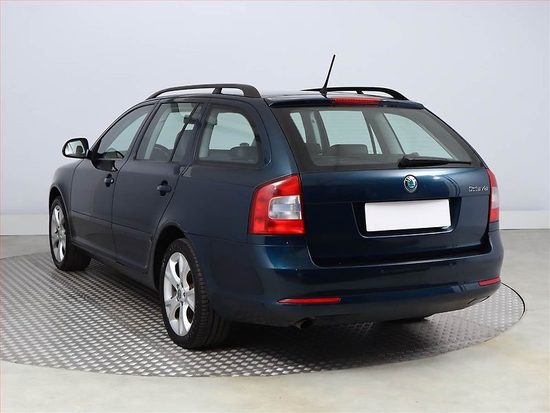Škoda Octavia (2012) 2.0 TDI, Tempomat - fotka 4 z 16