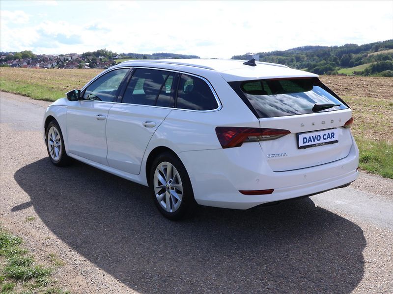 Škoda Octavia 2,0 TDI DSG Style Matrix DPH - fotka 5 z 22