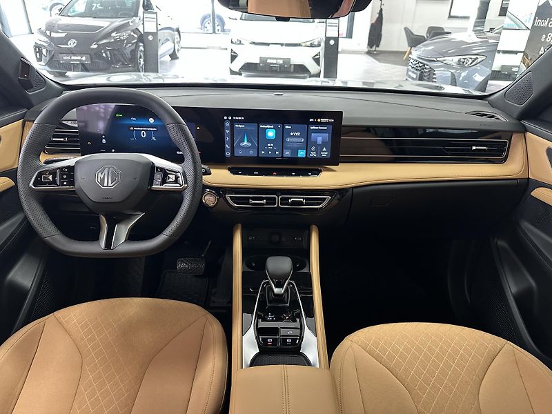 MG HS (2025) EXCLUSIVE A/T - fotka 9 z 15
