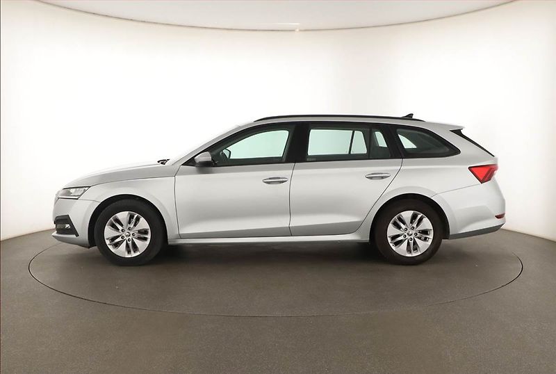 Škoda Octavia (2022) Ambition 2.0 TDI, ČR,1.maj - fotka 3 z 19