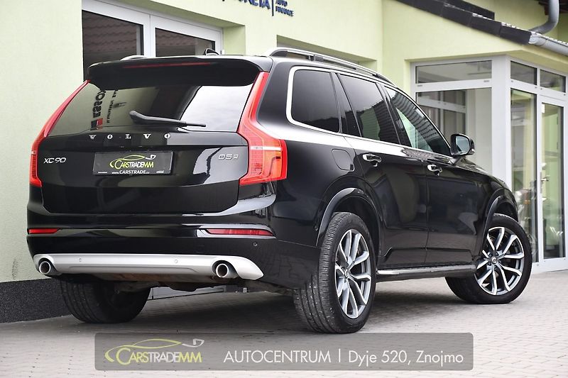 Volvo XC90 D5 AWD MOMENTUM ČR - fotka 5 z 39