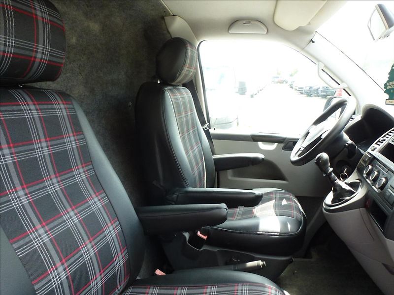Volkswagen Transporter 2,0 TDI - fotka 26 z 31