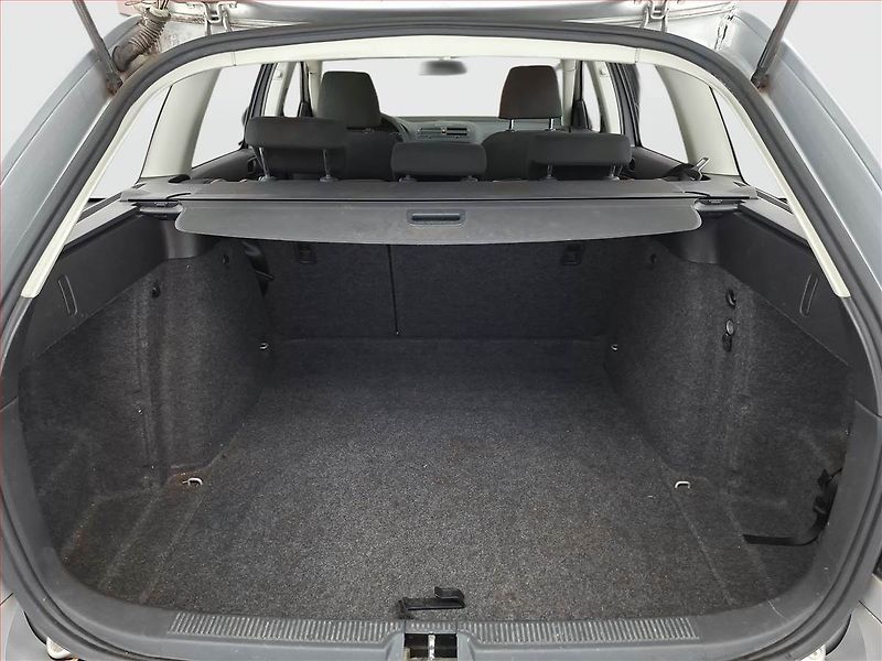 Škoda Octavia (2011) 1.6 TDI, slušný stav - fotka 13 z 13