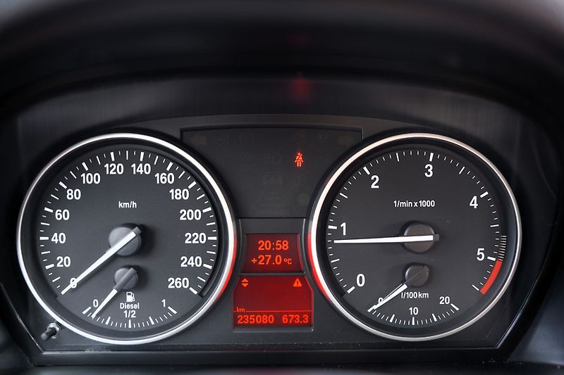 BMW X1 2.0d xDrive/manuál/Designation - fotka 33 z 36