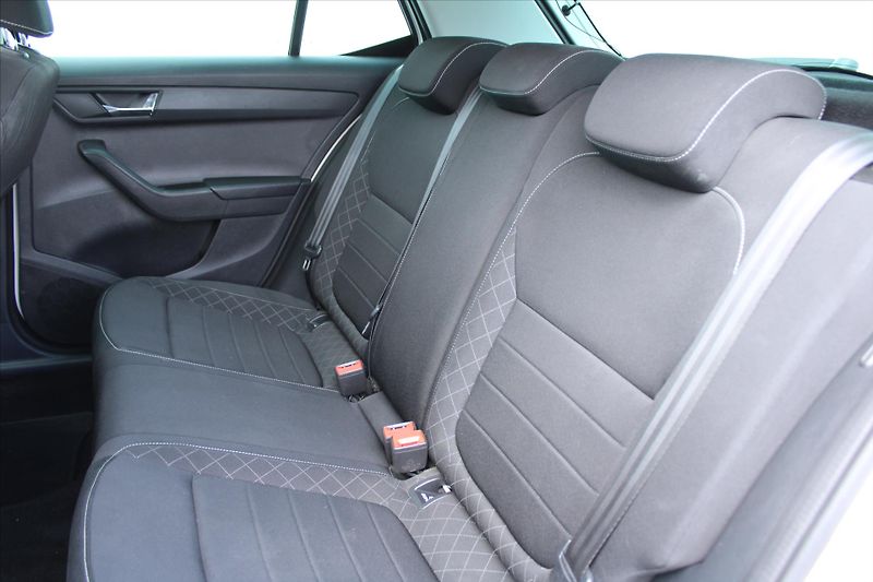 Škoda Fabia 1.2 TSI STYLE ČR - fotka 10 z 22