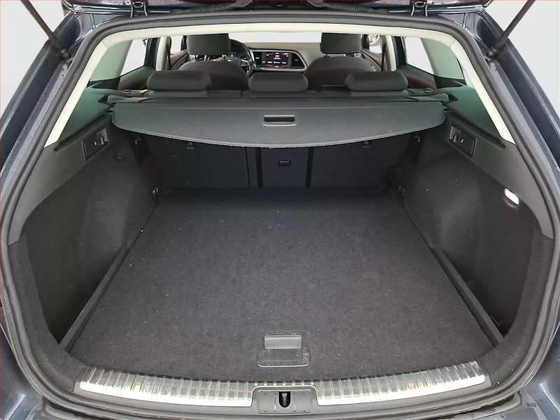 Seat Leon (2019) 1.6 TDI, Automat - fotka 14 z 17