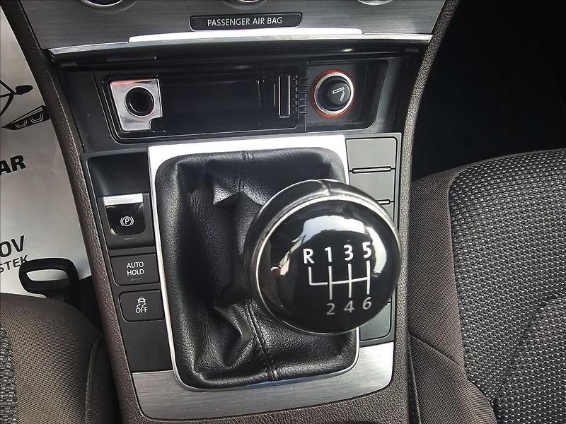Volkswagen Passat B VII 1,4 TSi Comfortline - fotka 23 z 45