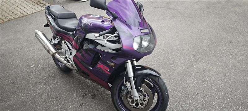 Suzuki GSX-R750 0,7 - fotka 3 z 6