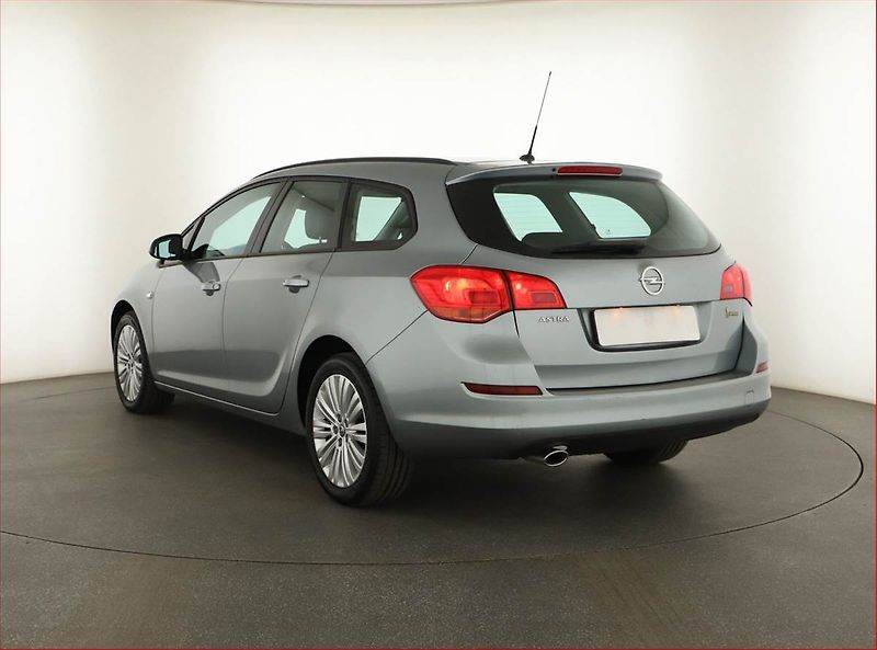 Opel Astra (2013) 1.4 T, Tempomat - fotka 4 z 12