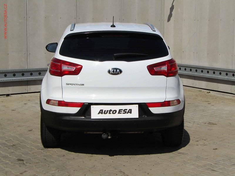 Kia Sportage (2012) 1.6 GDi, xenon, AC - fotka 5 z 21
